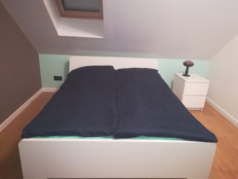 łóżko małżenskie